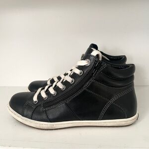 Taos Footwear Women's Union Sneaker High Top Size 7.5 Leather Black